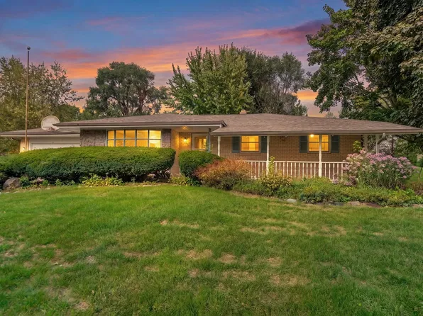 4834 Chesterfield Ave, Rockford, IL 61109