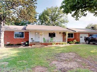 1112 S Meadow Dr, Ardmore, OK 73401