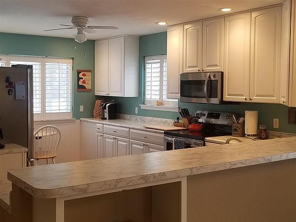 3rd image of 2726 Edgewood Dr