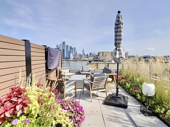 1425 Hudson Street image 20 of 20