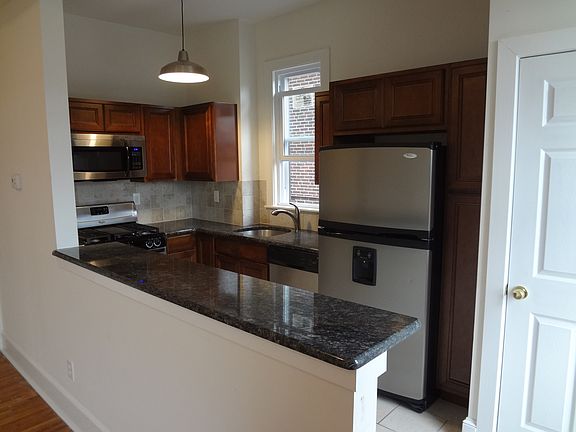 4th image of 1914 Spring Garden St APT 3F