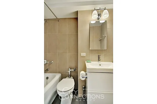 Rented by City Connections Realty | media 6