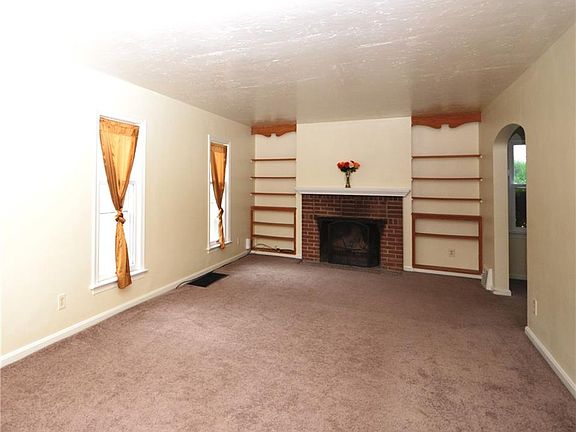 3rd image of 135 Garden St