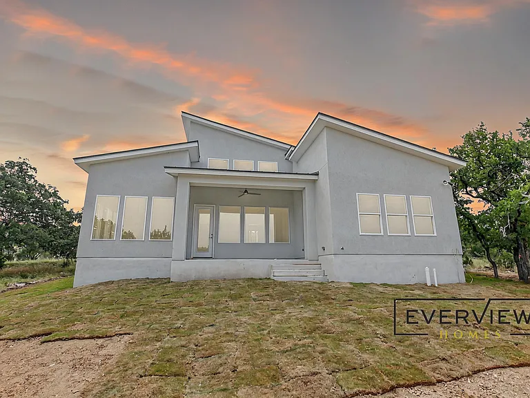 1314 Clayton Nolen Dr — Photo 30