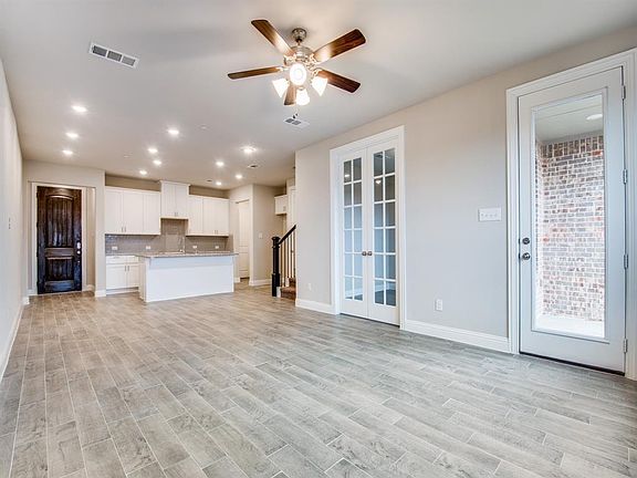 4th image of 653 Hutchinson Ln
