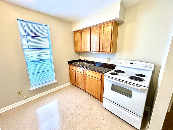 5th image of 515 Lake Ave APT 16
