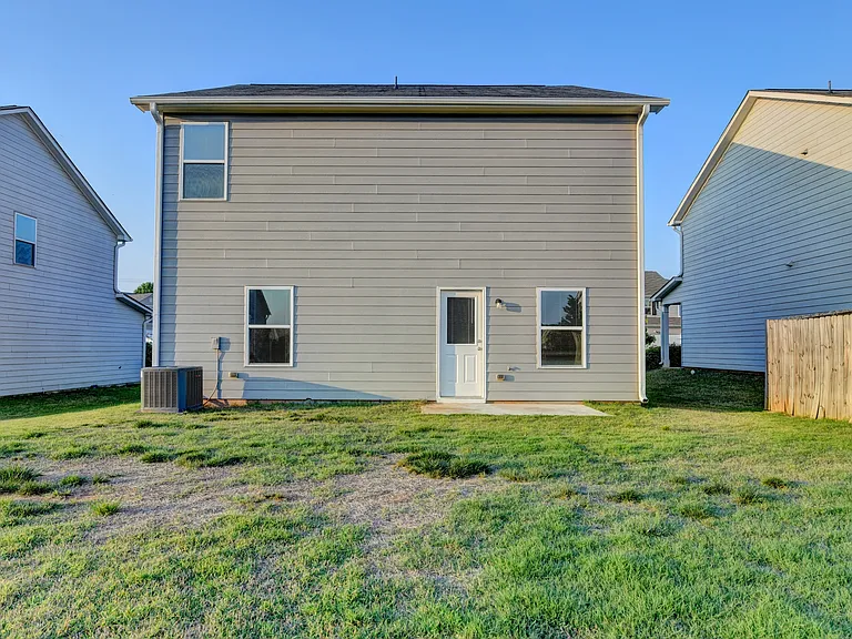 811 Independence Ave — Photo 43