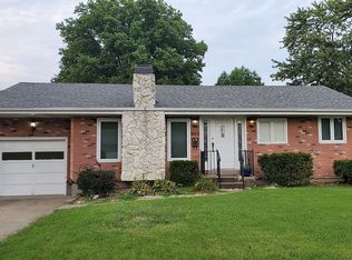345 Monterey Dr, Florissant, MO 63031