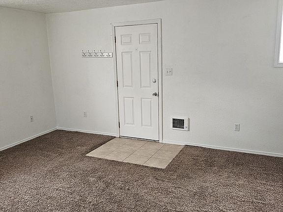 4th image of 204 Lincoln St