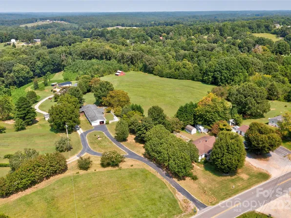1132 Oak Grove Rd, Kings Mountain, NC 28086