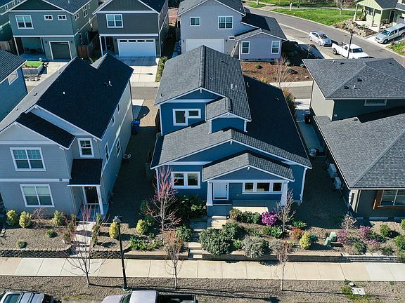 3rd image of 256 Rockfellow Pl