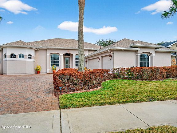 2nd image of 5911 Herons Landing Dr