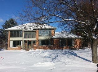 73 Streamview Dr, Troy, MI 48085