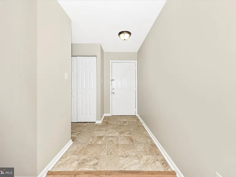 2112 Whitehall Rd #1C — Photo 2