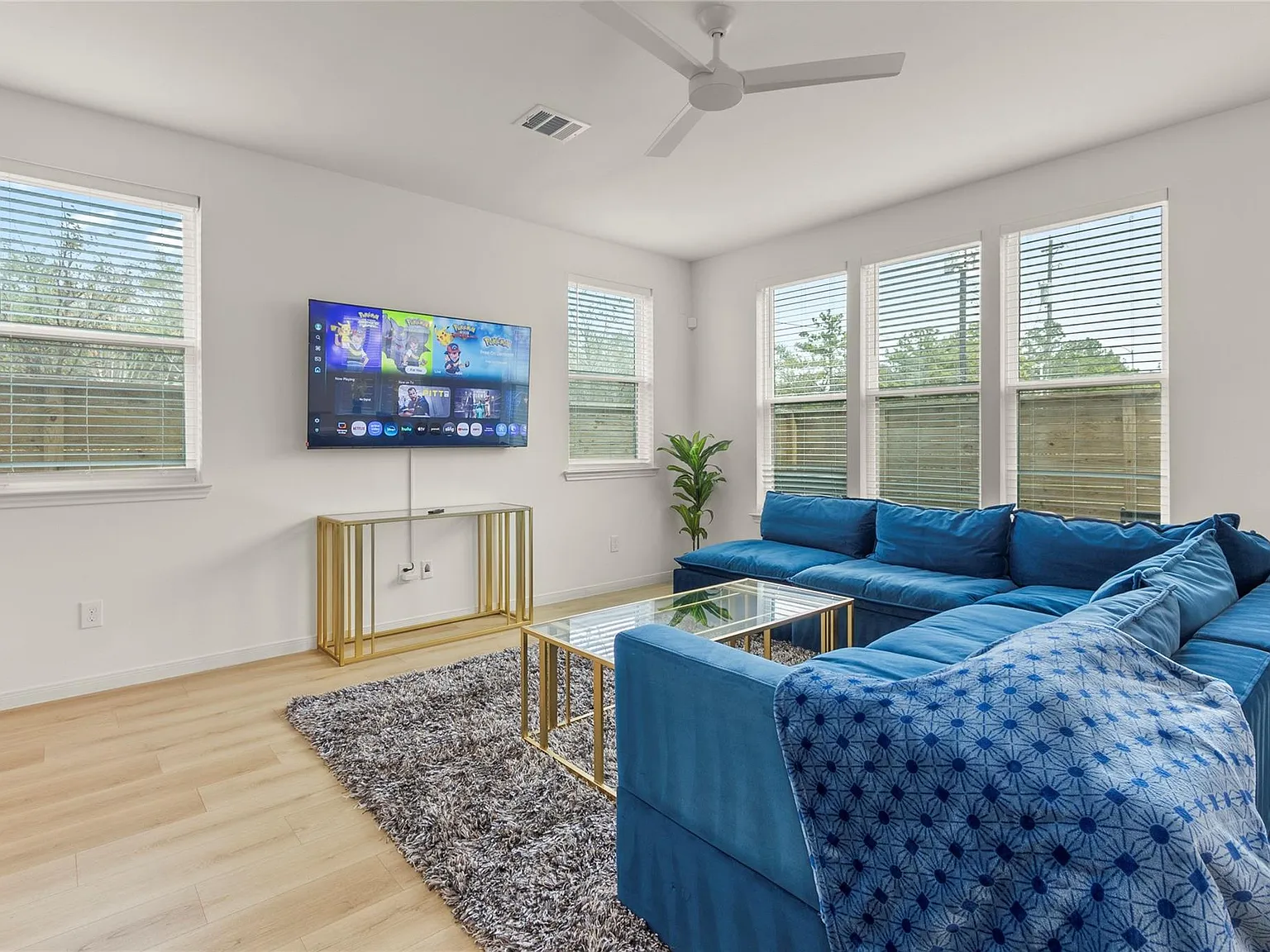 3 bed, 2.5 bath, 2199 sqft, $2,850 — Photo 4