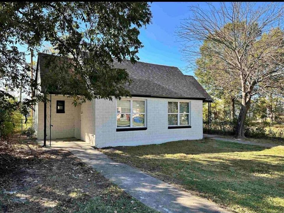 1st image of 123 College Park Cir #125
