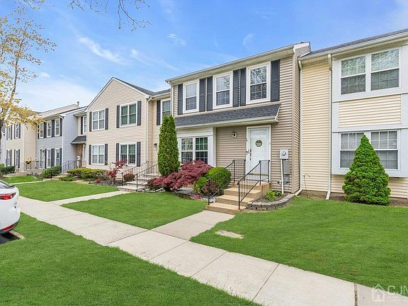 3rd image of 16 Telegraph Ln
