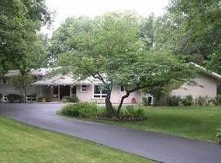 1339 Edgewood Ln, Northbrook, IL 60062