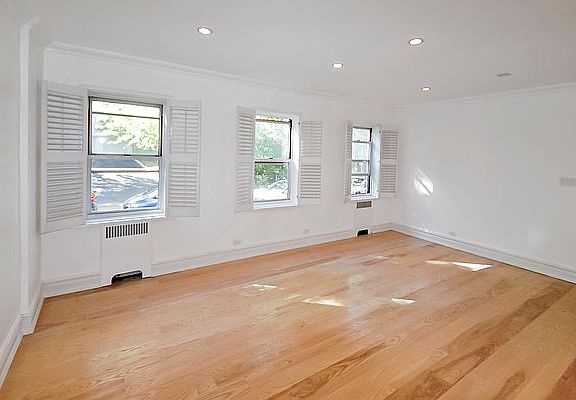 2nd image of 5444 Arlington Ave APT G13