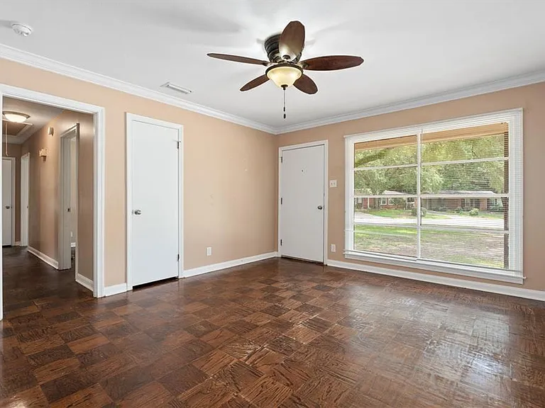4242 Marmora Dr — Photo 2