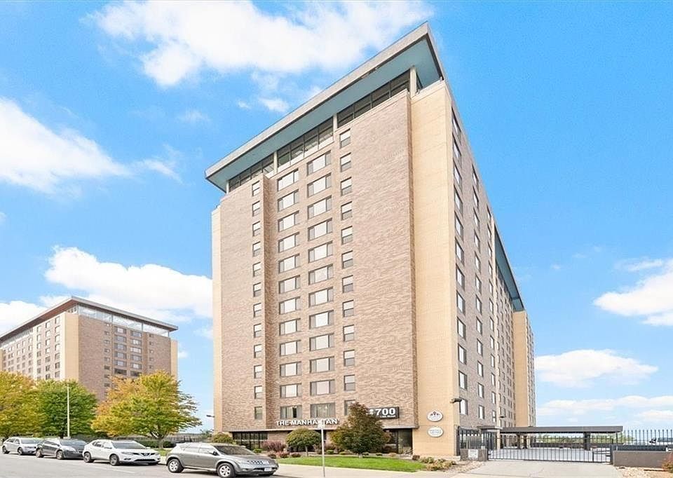 1st image of 700 E 8th St Unit 15O