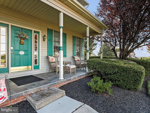 4th image of 1440 Highfield Ct