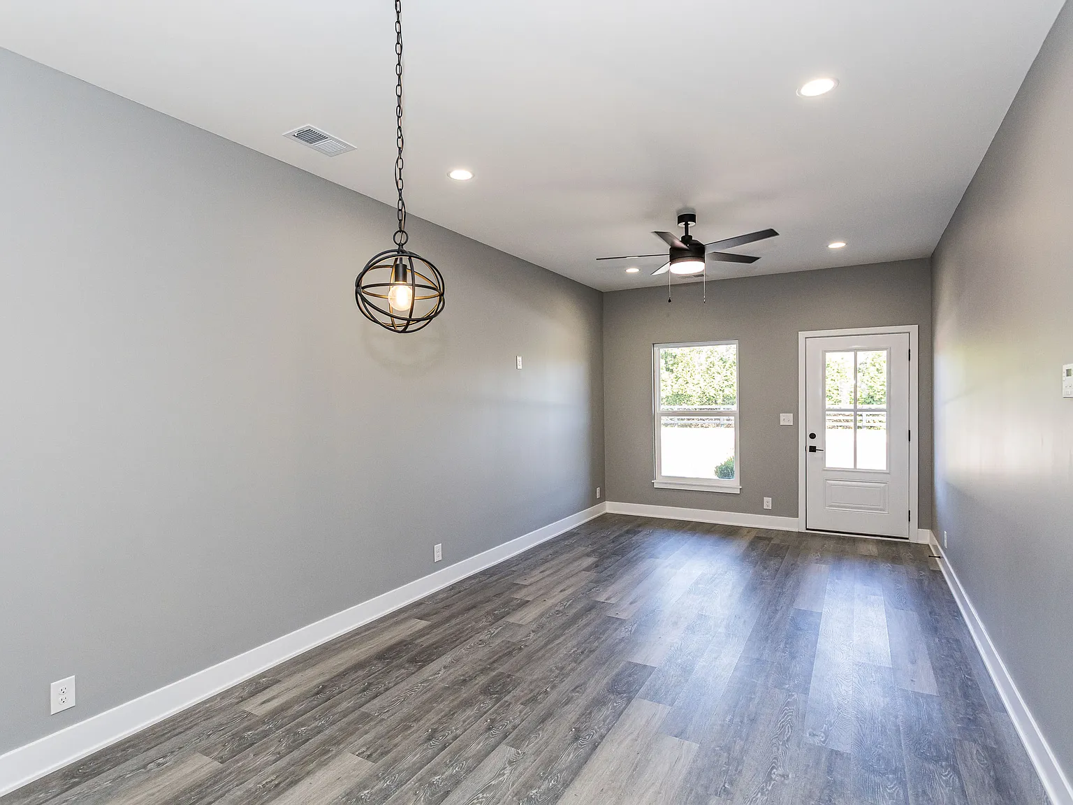 3 bed, 2.5 bath, 1780 sqft, $1,895 — Photo 2