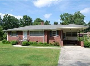 406 Sagewood Rd, Greenwood, SC 29646