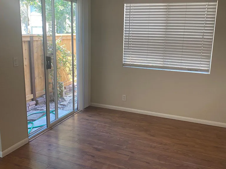 11353 Avenida De Los Lobos #E — Photo 18