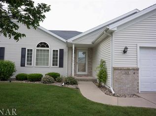 1305 Inglewood Cir, Bloomington, IL 61704