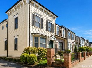 25A Dolsen Pl, Stamford, CT 06901
