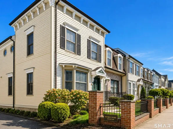 25A Dolsen Pl, Stamford, CT 06901