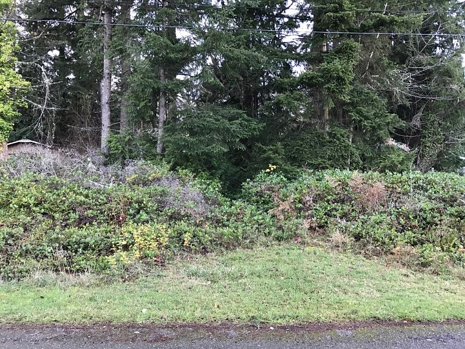 2nd image of 1620 Hemlock Dr