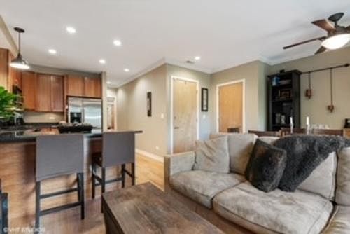 4th image of 2037 W Crystal St #2
