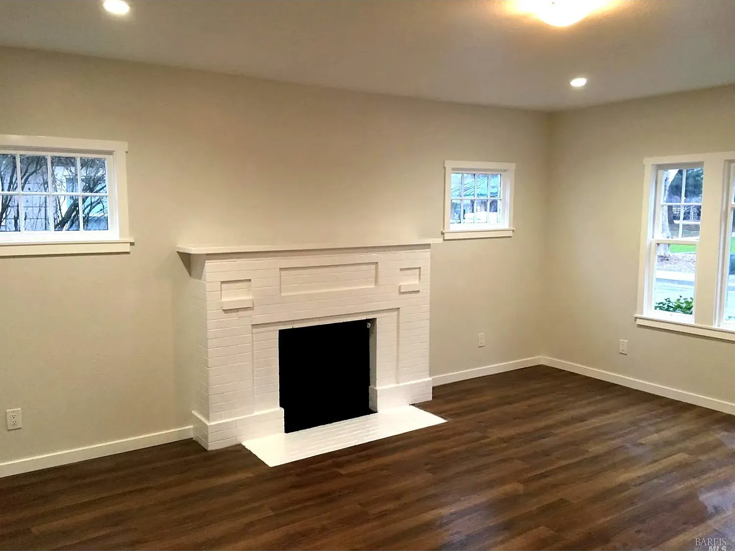 216 Hazel Street - Photo 9