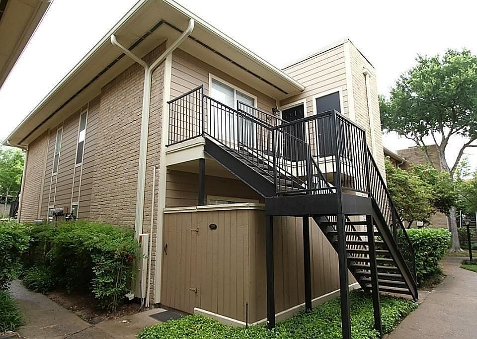 1st image of 710 Bering Dr #62