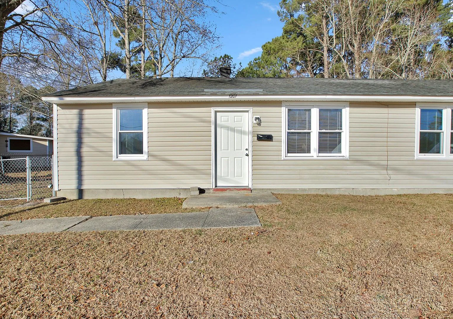 2 Bedroom Duplex in Jacksonville — Photo 1