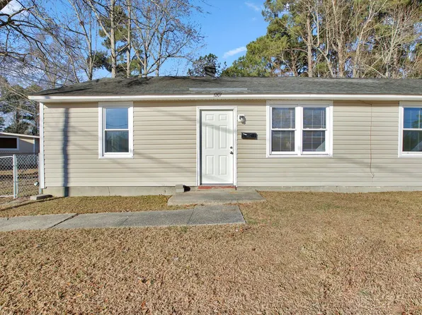 1201 Davis St, Jacksonville, NC 28540