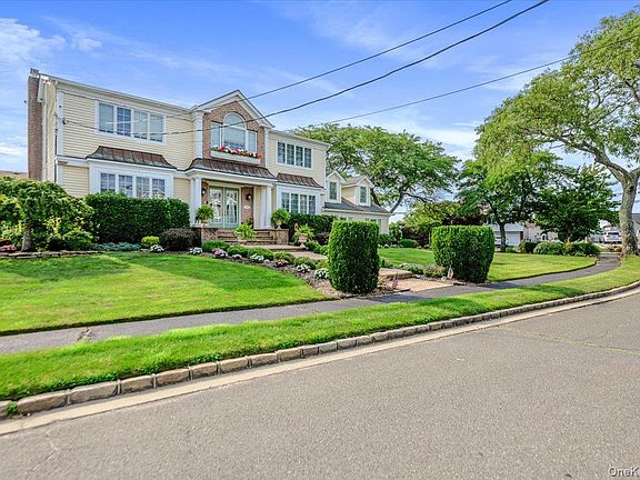 3rd image of 150 Harborview Drive