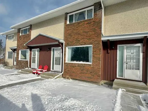 441 W Switzer Dr #24, Hinton, AB T7V 1Z7