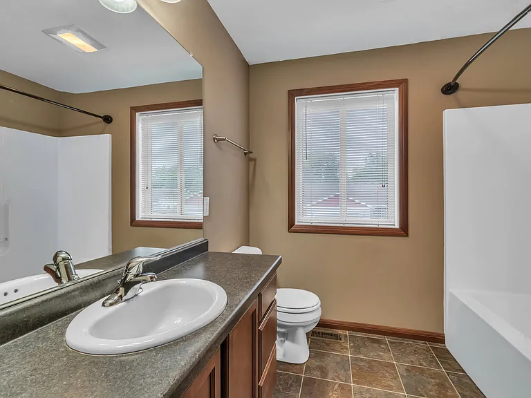 Willow Creek Townhomes — Photo 14