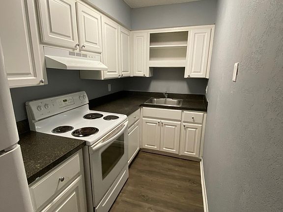 4th image of 8291 San Jose Manor Ct #7