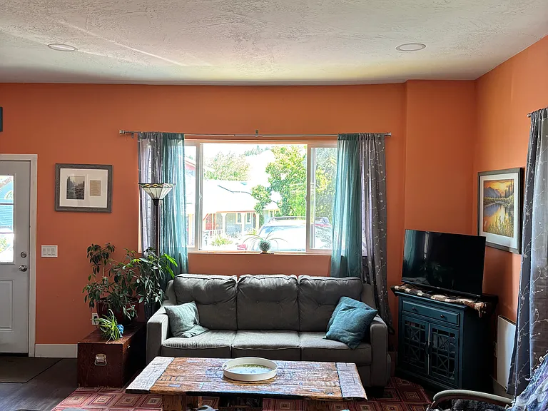 2750 Terrace Dr #1/2 — Photo 2