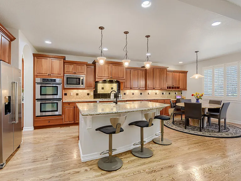 9889 Sunset Hill Cir — Photo 2