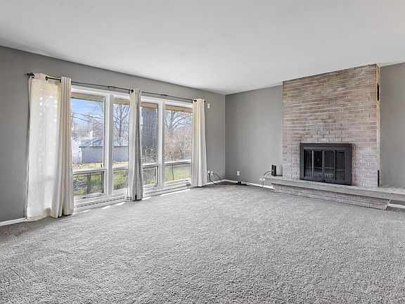 4th image of 1502 River Bluff Blvd