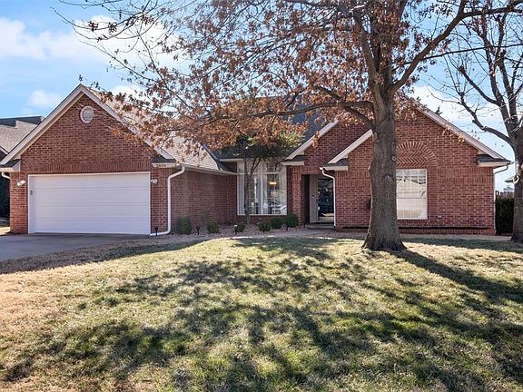 3rd image of 2616 Northwood Ln
