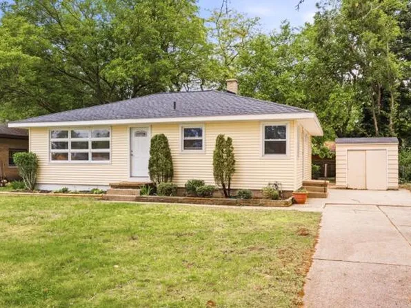 619 Fall St, Spring Lake, MI 49456