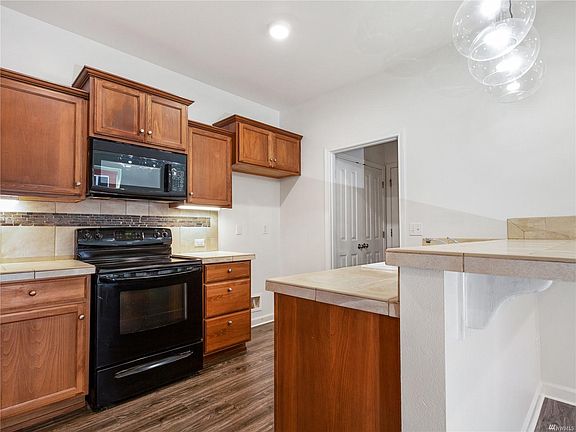 4th image of 7636R Kodiak Ave NE