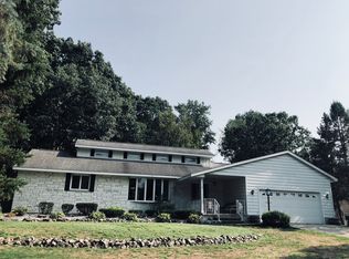 5 Dawn Dr, Albany, NY 12205