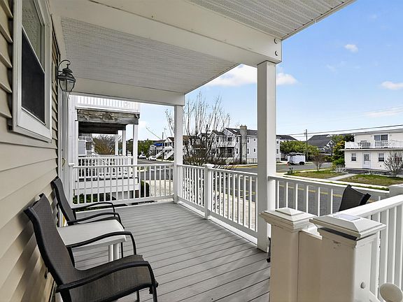 3rd image of 202 Simpson Ave #A